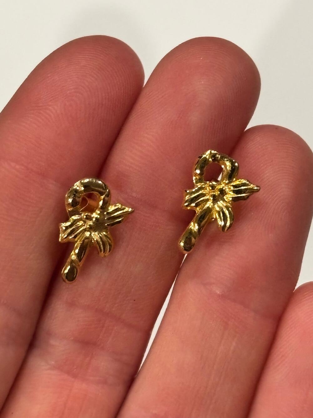 Holiday/Christmas Gold tone candy cane earrings